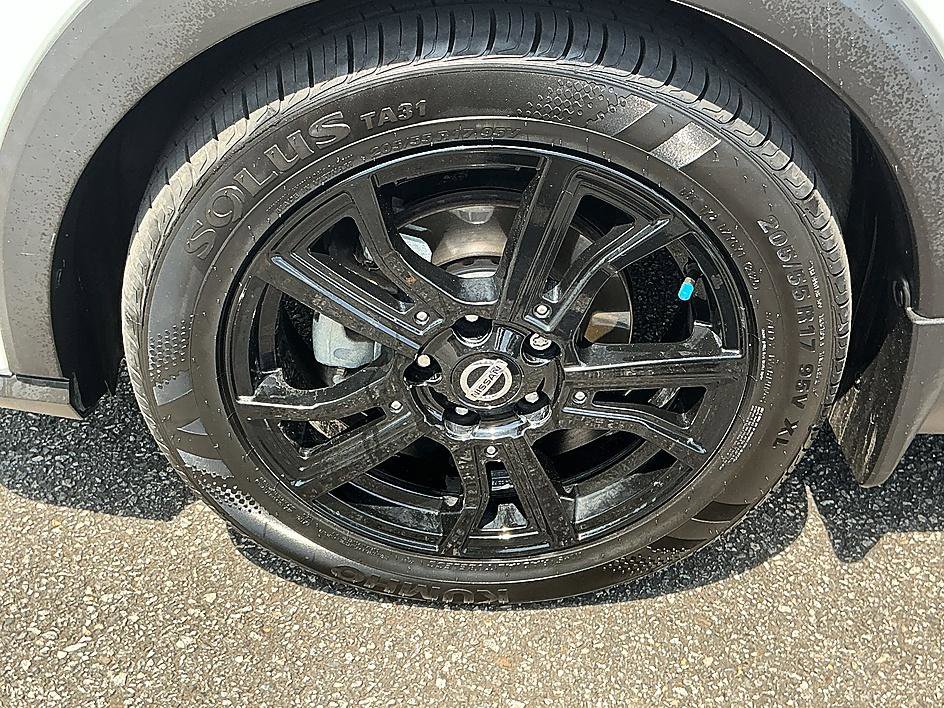 Certified 2021 Nissan Kicks SR w/ SR Premium Package FWD image 10