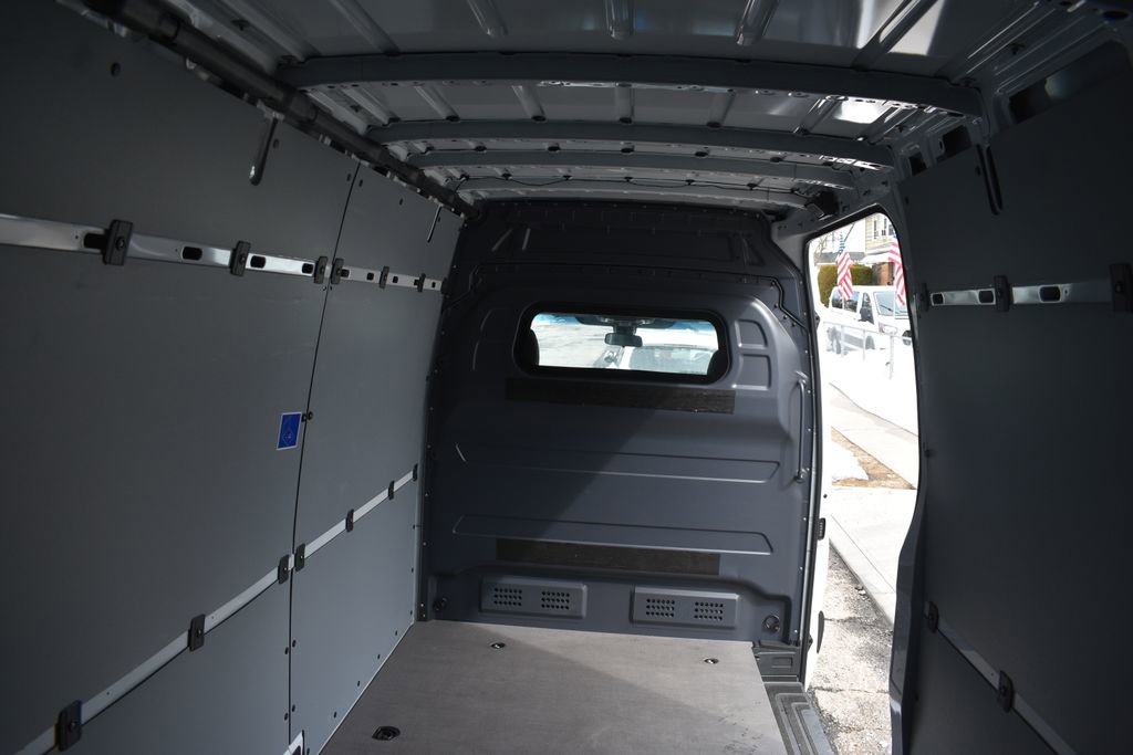 Used 2024 Mercedes-Benz eSprinter 170 Cargo image 32