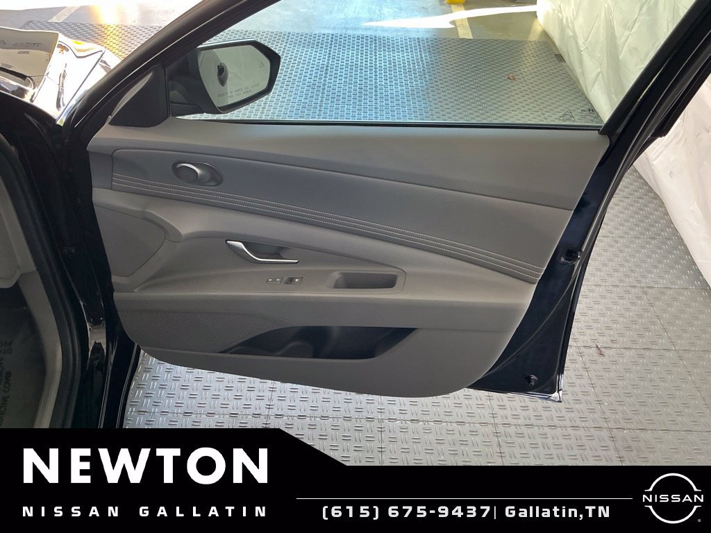 Used 2025 Hyundai Elantra Sport FWD image 32