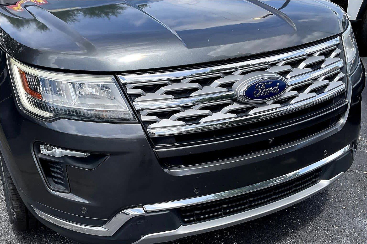 Used 2018 Ford Explorer Limited w/ Ford Safe & Smart Package image 30
