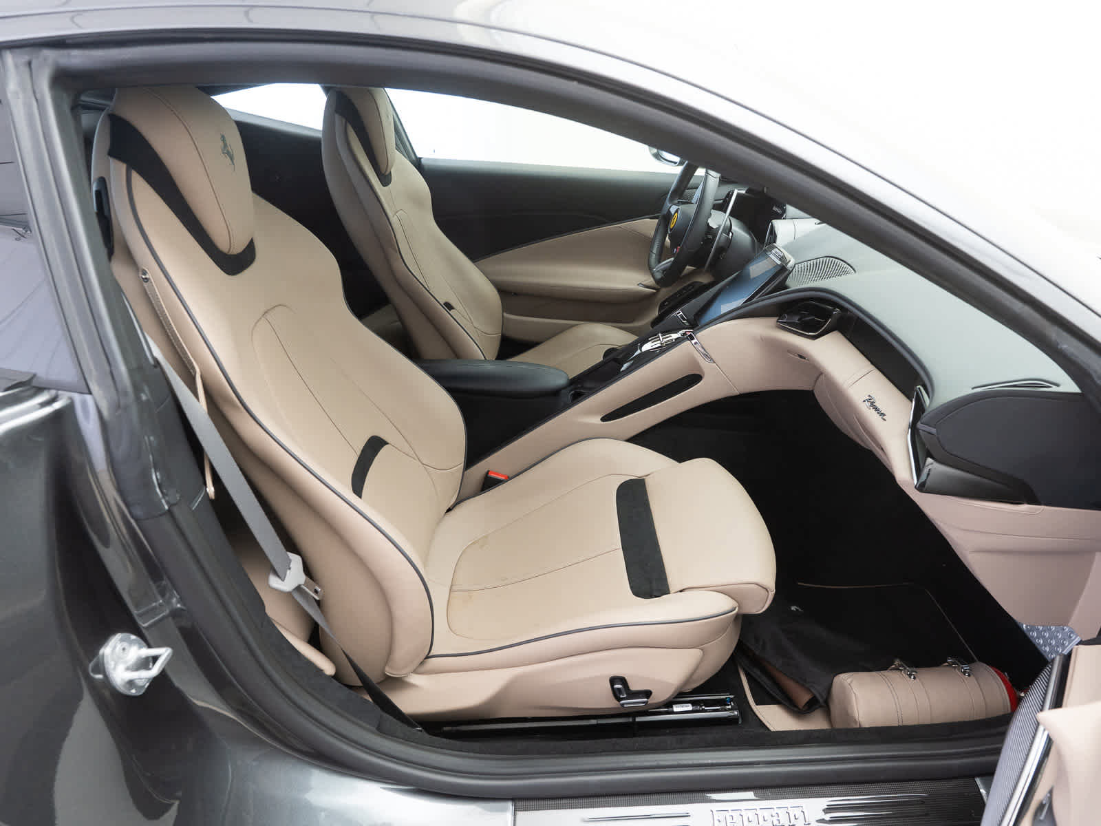 Certified 2021 Ferrari Roma RWD image 10