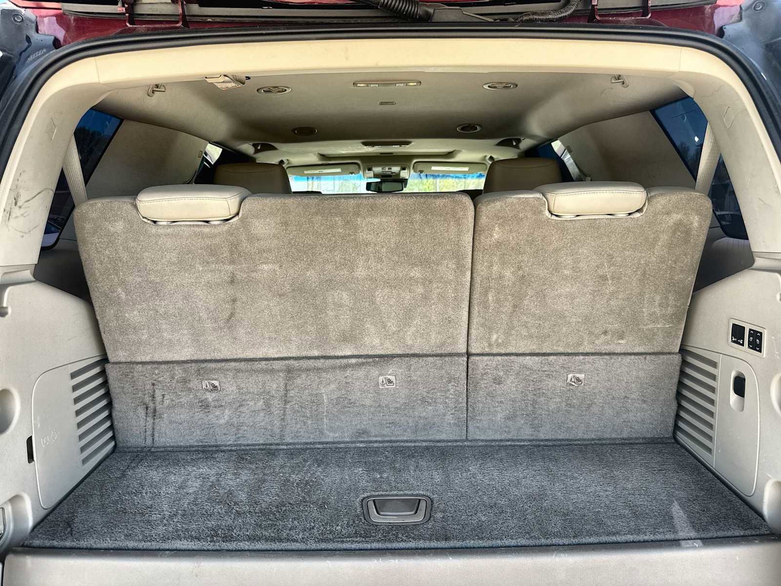 Used 2016 Cadillac Escalade Luxury image 17