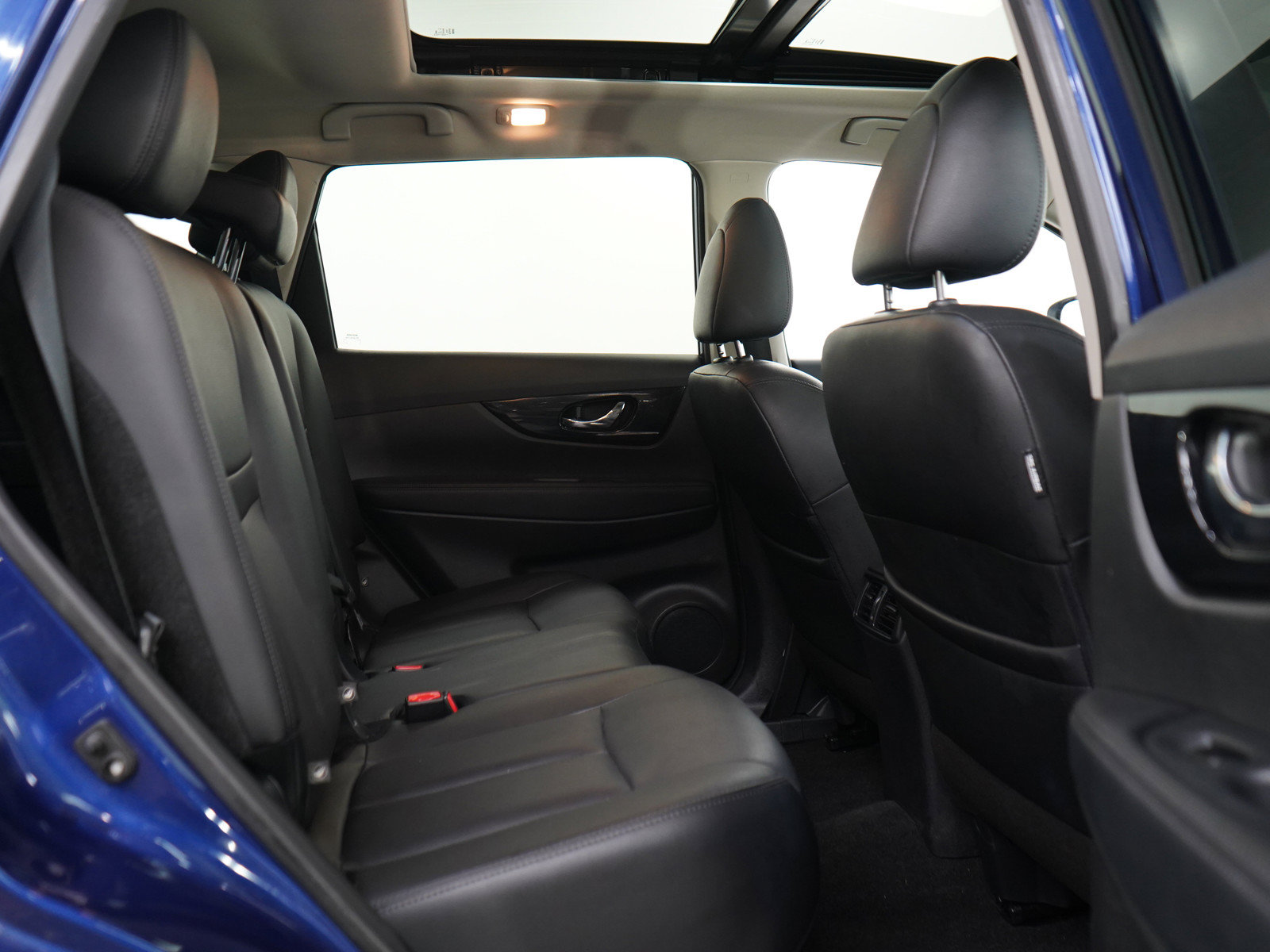Used 2019 Nissan Rogue SL w/ Premium Package AWD/4WD image 12