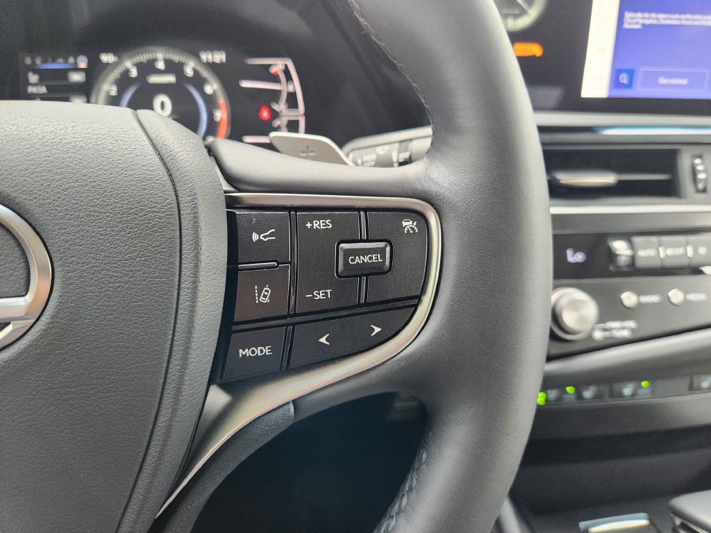 Certified 2025 Lexus ES 350 w/ Premium Package FWD image 29