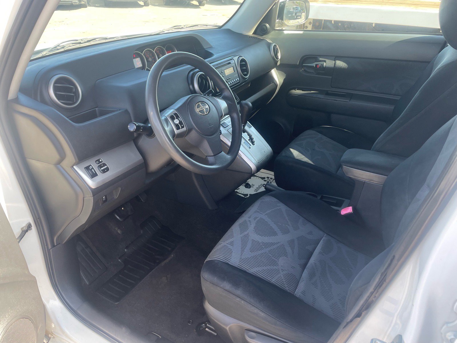 Used 2012 Scion xB FWD image 10