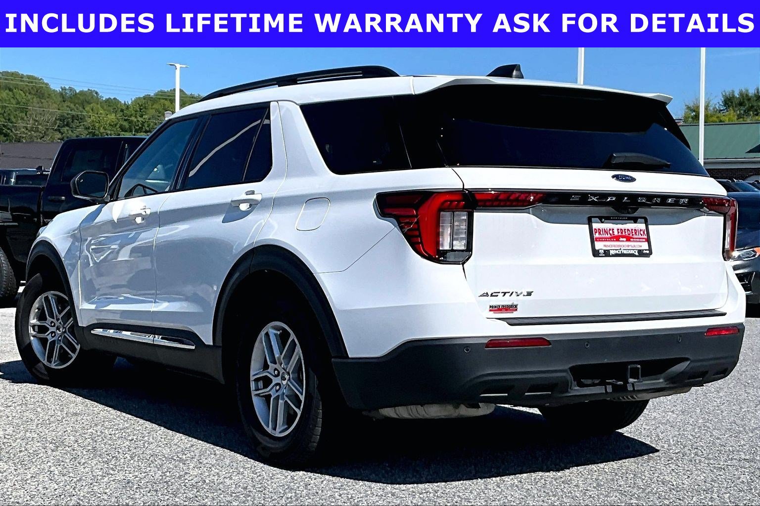 Used 2025 Ford Explorer Active RWD image 9