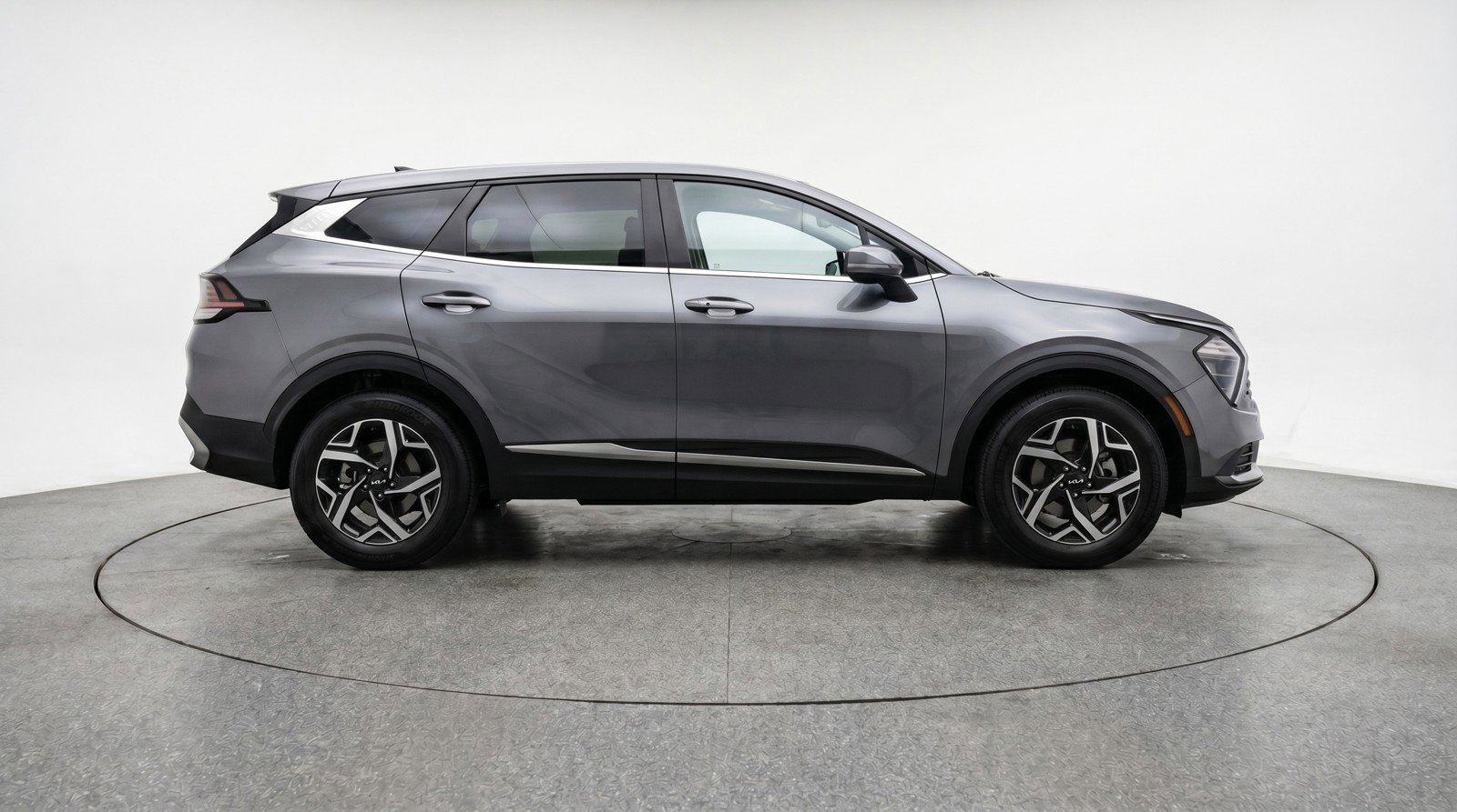 Used 2025 Kia Sportage LX image 11