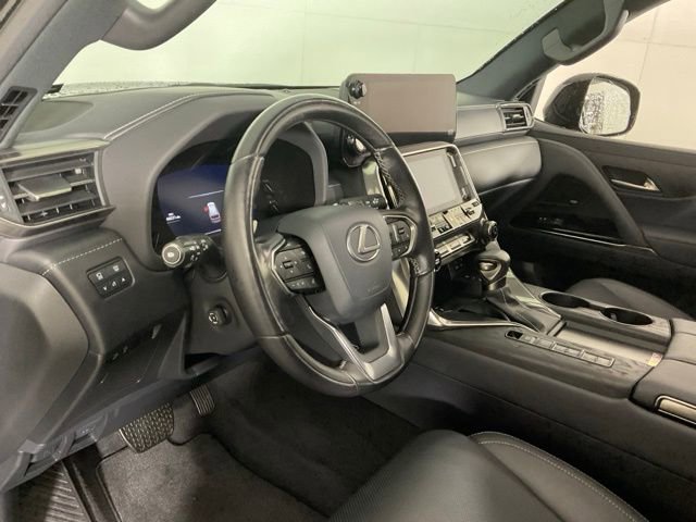 Used 2023 Lexus LX 600 4WD w/ Appearance Package image 22