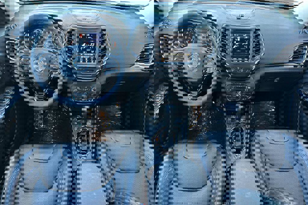 Used 2023 Jeep Cherokee Altitude Lux w/ Lux Elite Package image 13