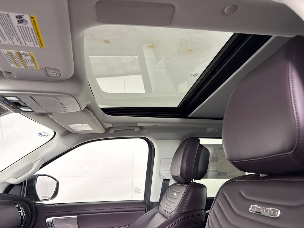 New 2026 Ford Expedition Platinum image 35