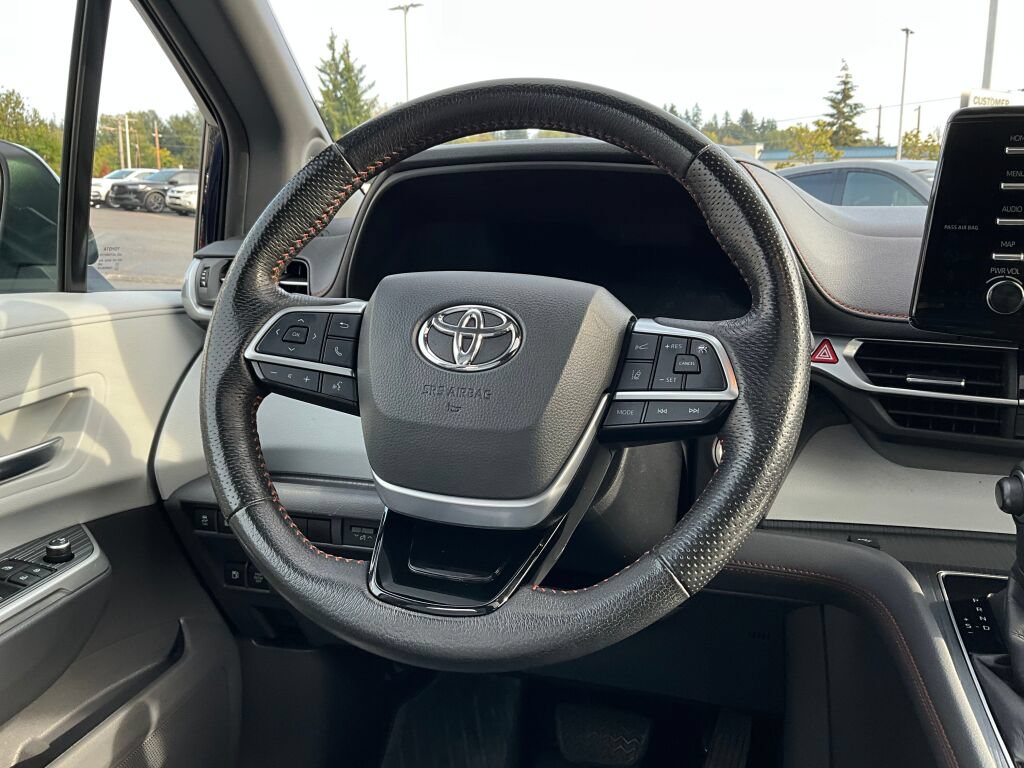 Used 2021 Toyota Sienna XSE FWD image 20