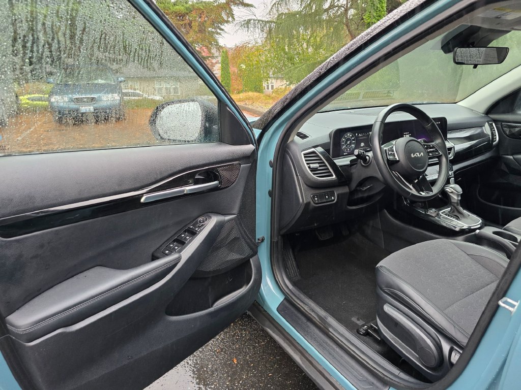 Used 2024 Kia Seltos S FWD image 7