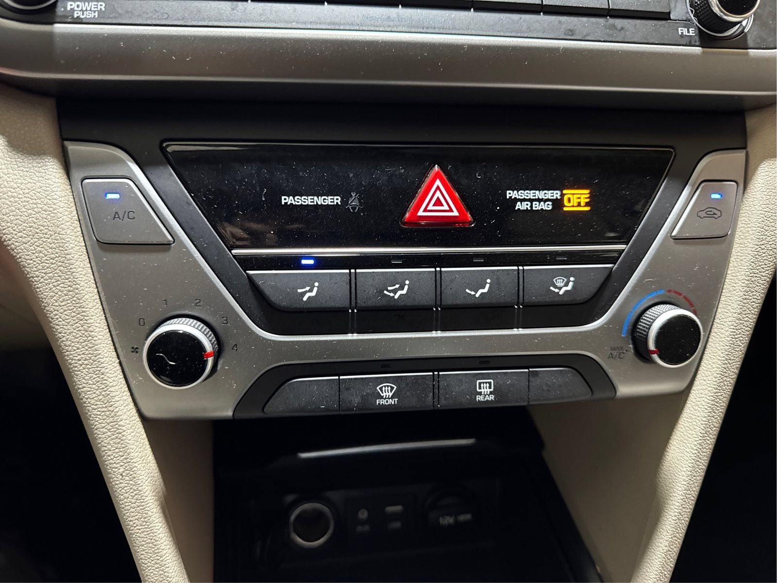 Used 2018 Hyundai Elantra SEL FWD image 25