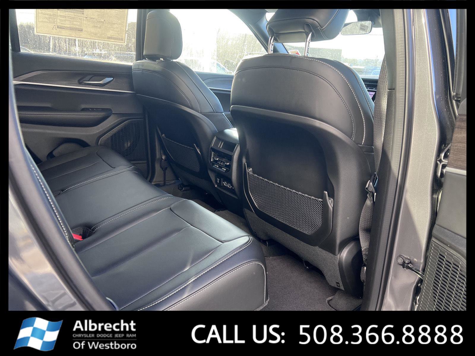 New 2025 Jeep Grand Cherokee Limited w/ Trailer Tow Package image 13