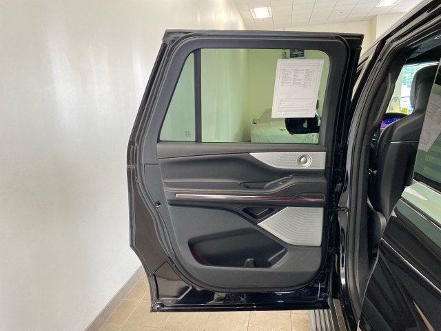 Certified 2026 Lincoln Navigator L Black Label AWD/4WD image 11
