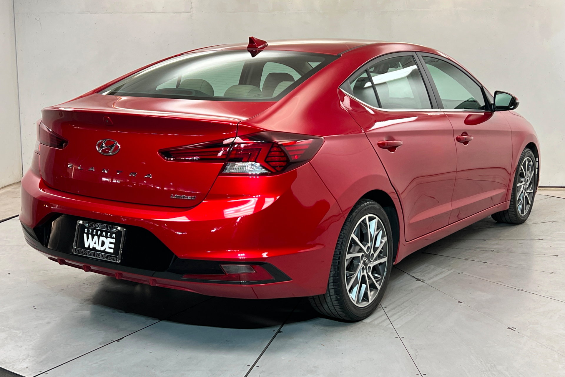 Used 2020 Hyundai Elantra Limited FWD image 5
