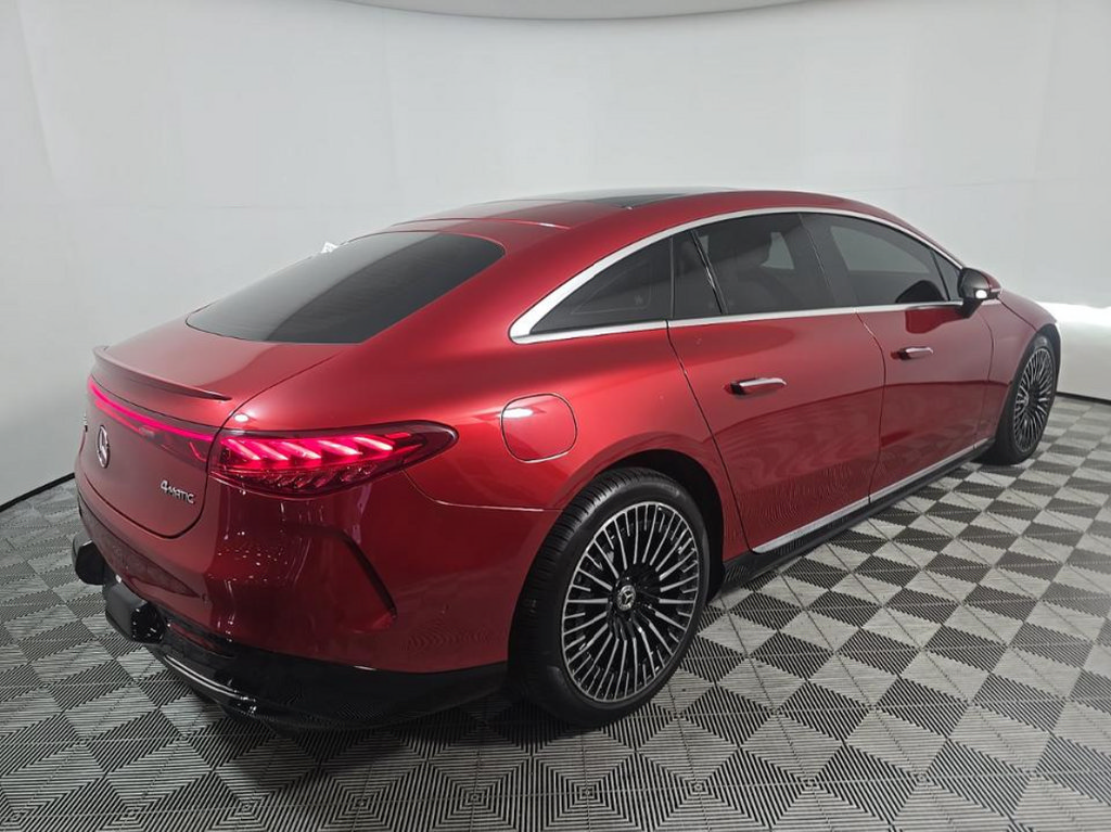Used 2023 Mercedes-Benz EQS 580 4MATIC Sedan image 2