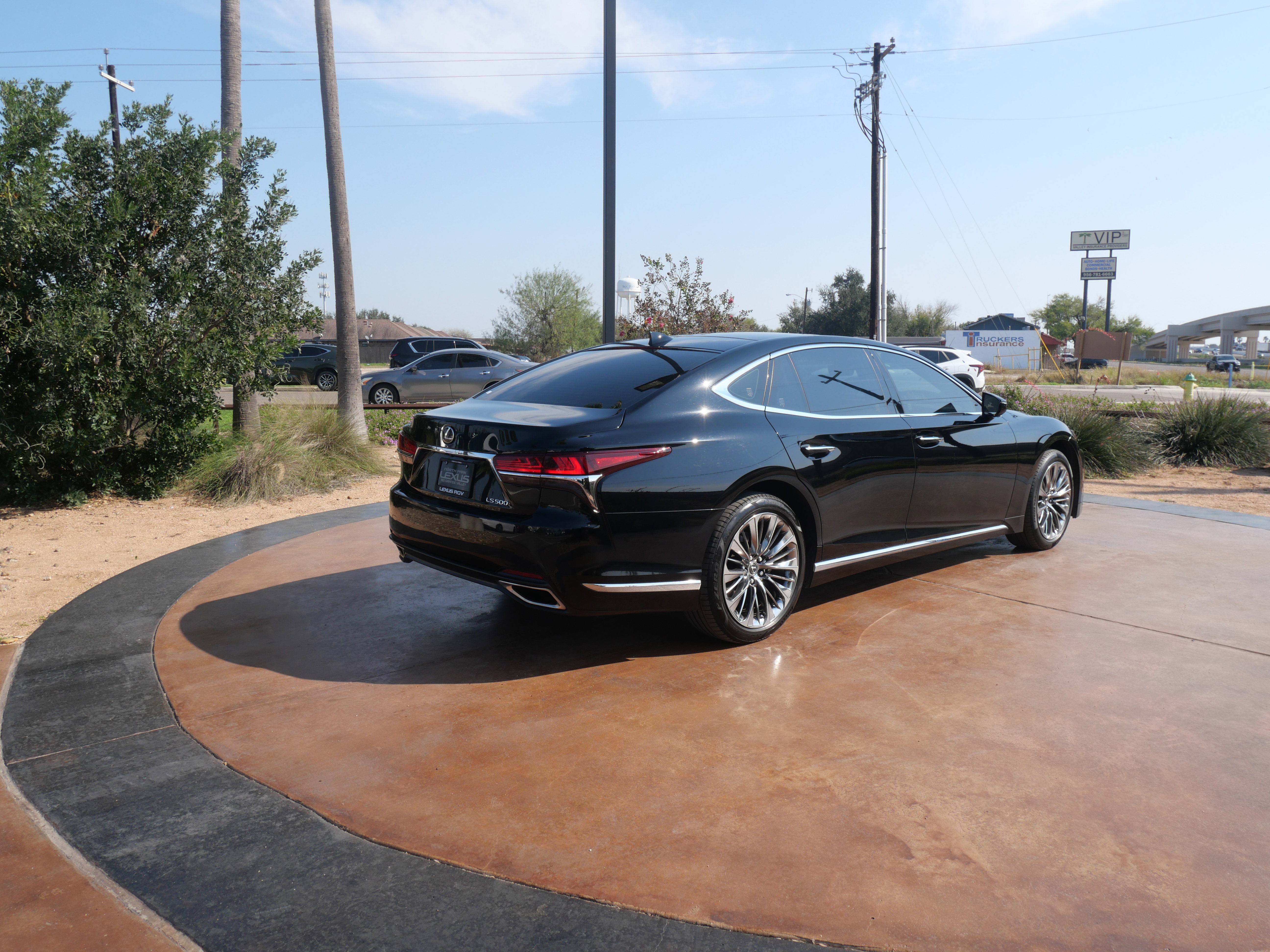 Used 2019 Lexus LS 500 image 2