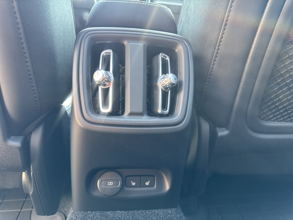 Used 2023 Volvo XC40 Recharge Ultimate w/ Protection Package Premier AWD/4WD image 15
