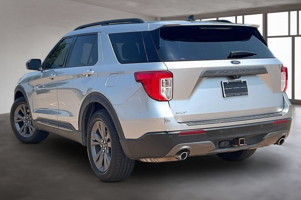 Used 2021 Ford Explorer XLT w/ Equipment Group 202A RWD image 11
