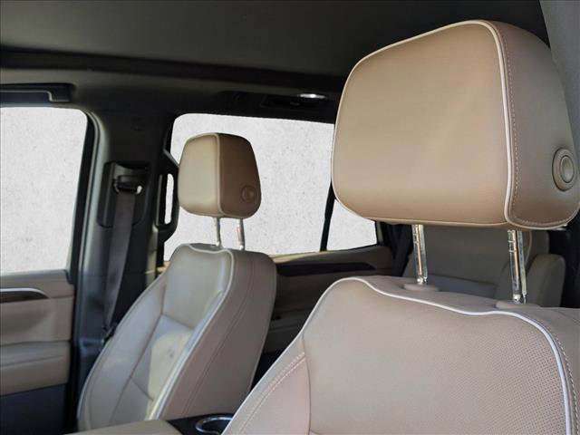 Used 2021 Chevrolet Tahoe Premier w/ Premium Package image 14