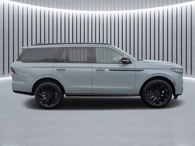 New 2026 Lincoln Navigator Reserve w/ Jet Appearance Package AWD/4WD video 2