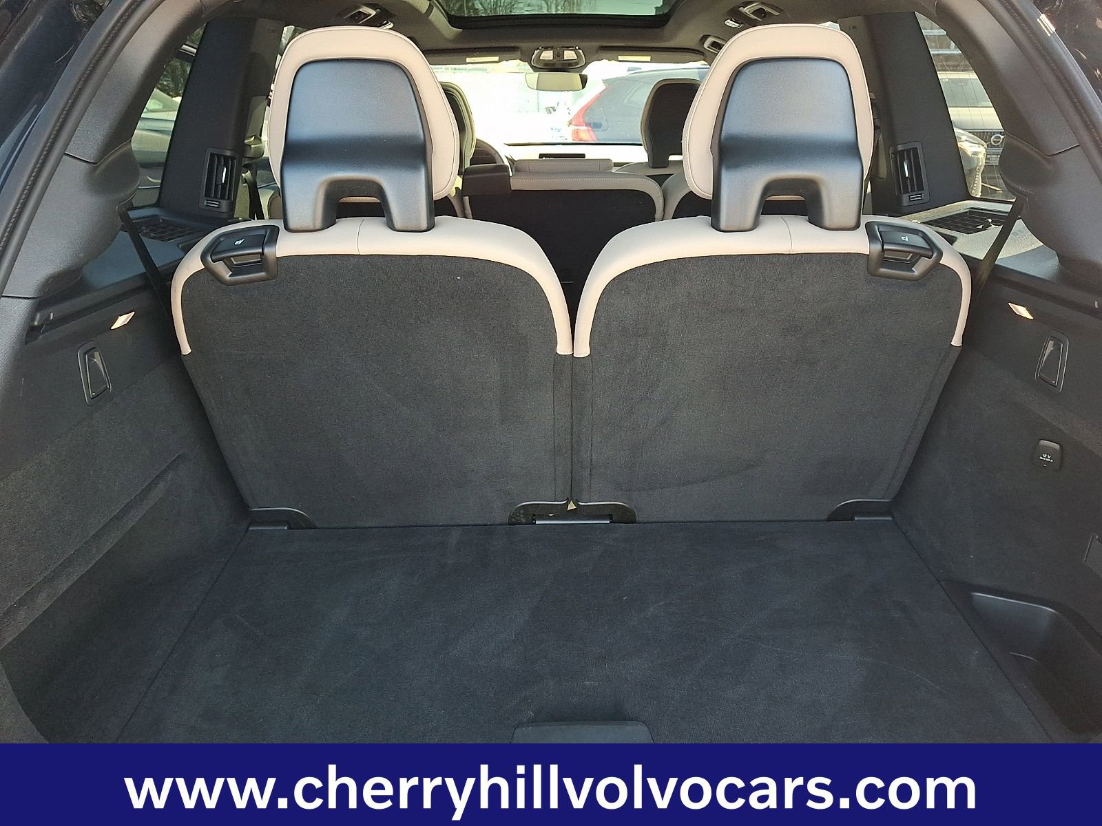 Certified 2025 Volvo XC90 B5 Plus image 29