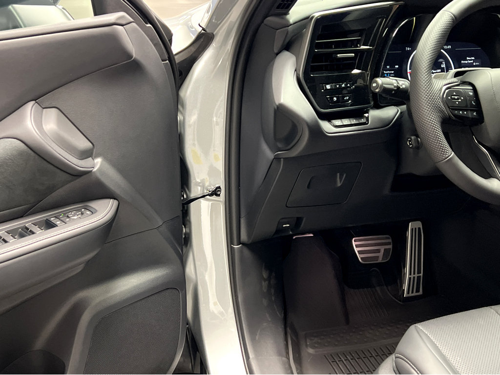 New 2026 Lexus TX 500h AWD w/ Technology Package image 41
