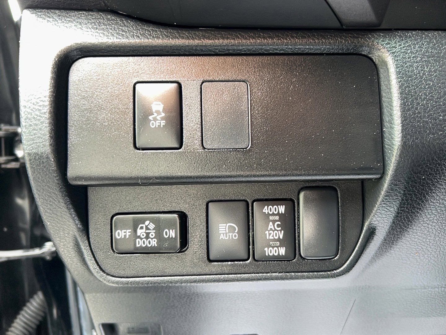 Used 2023 Toyota Tacoma TRD Off-Road w/ Technology Package AWD/4WD image 13