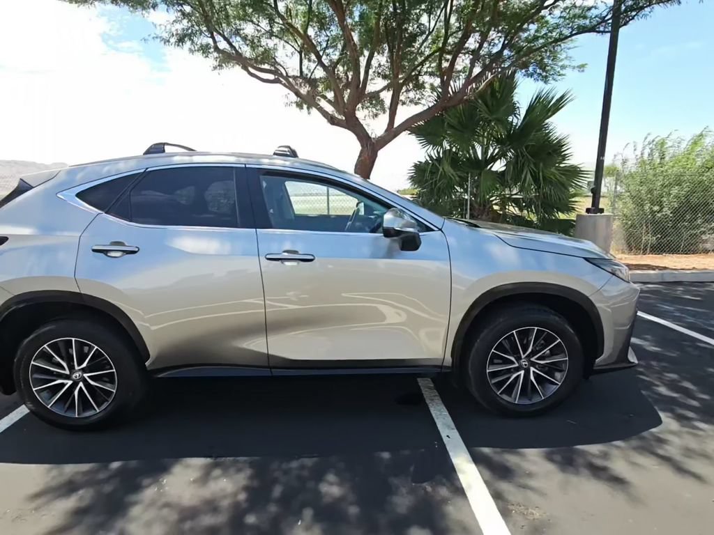 Used 2024 Lexus NX 250 FWD image 2