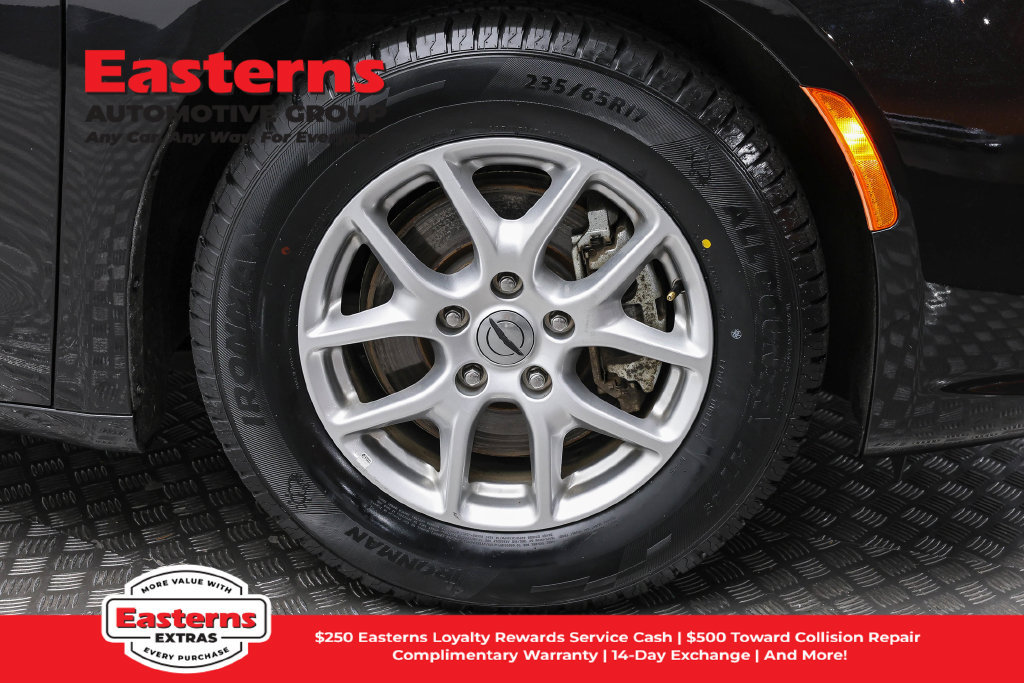 Used 2023 Chrysler Pacifica Touring-L FWD image 33