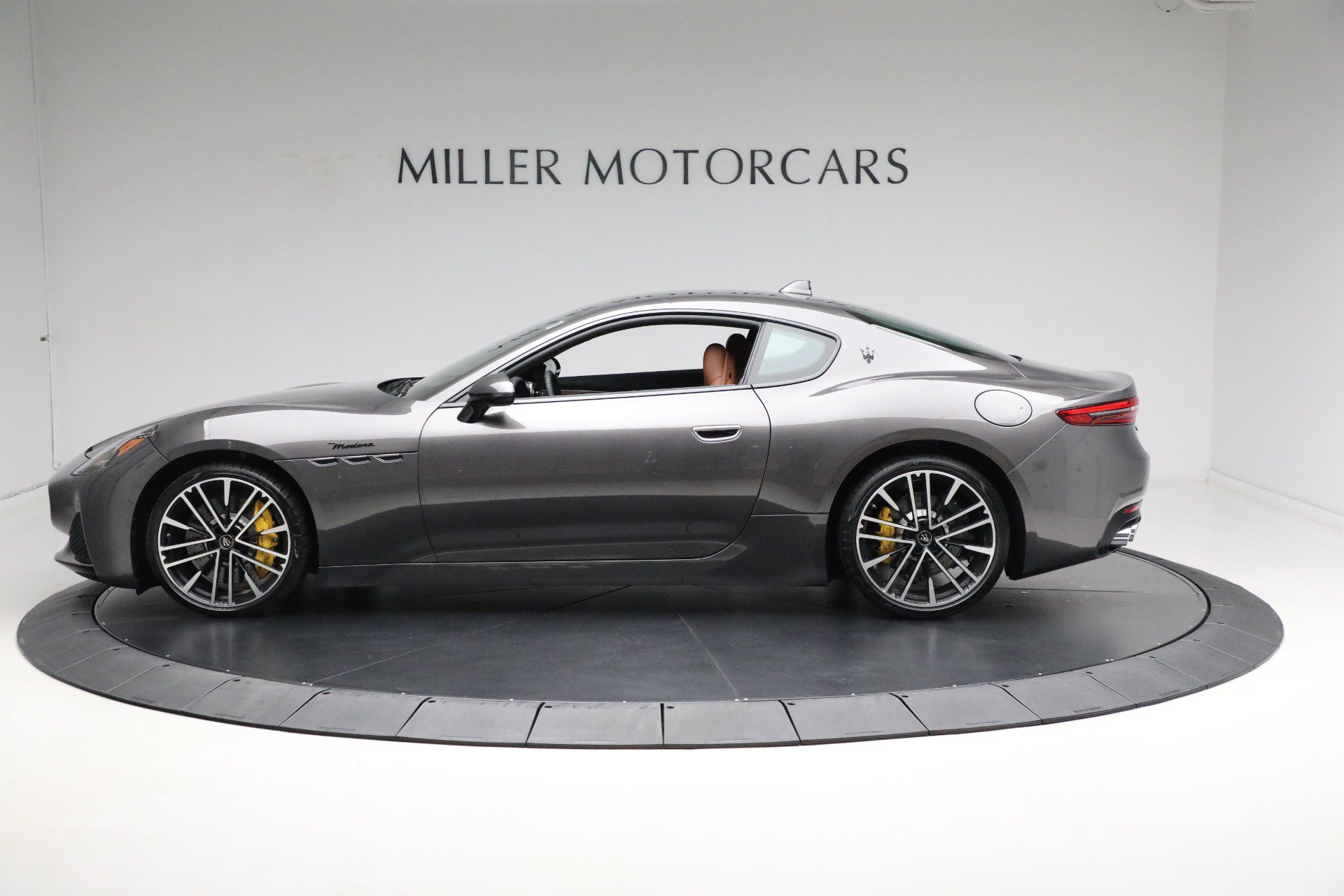 Certified 2024 Maserati GranTurismo Modena AWD/4WD image 3