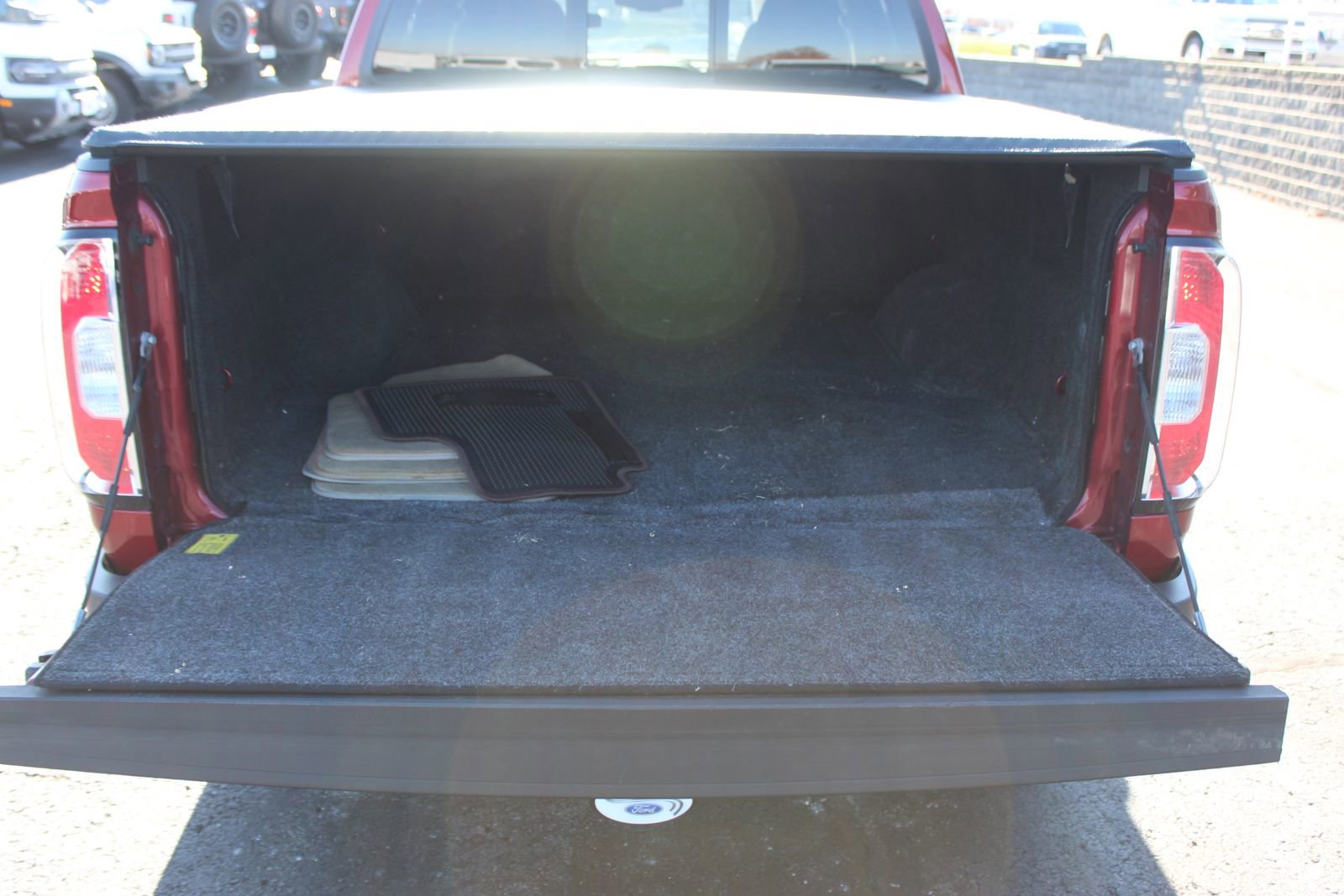 Used 2017 GMC Canyon SLT w/ Driver Alert Package image 13