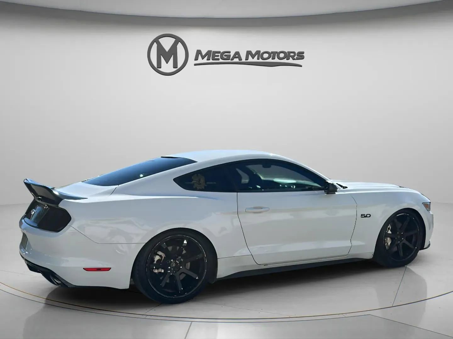 Used 2016 Ford Mustang GT image 8