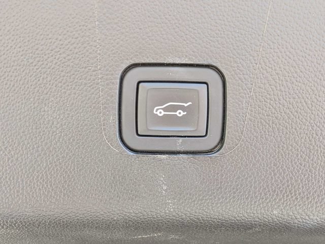Used 2023 Chevrolet Traverse LT FWD image 14