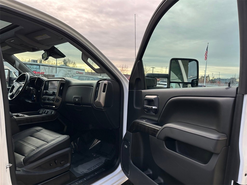 Used 2015 GMC Sierra 3500 Denali w/ Duramax Plus Package image 12