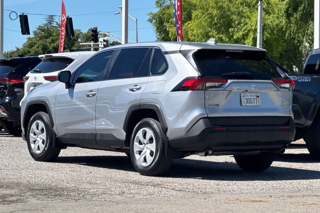 Certified 2025 Toyota RAV4 LE AWD/4WD image 5