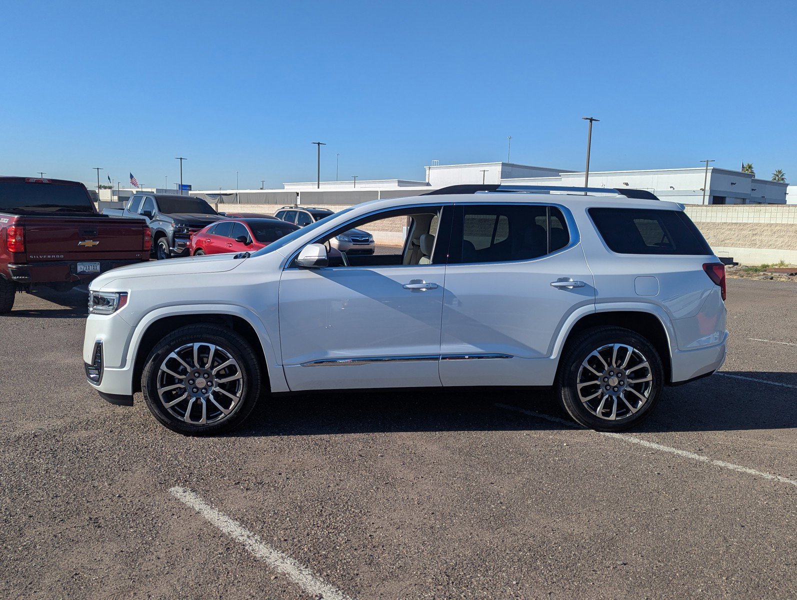 Used 2021 GMC Acadia Denali w/ Denali Ultimate Package image 2