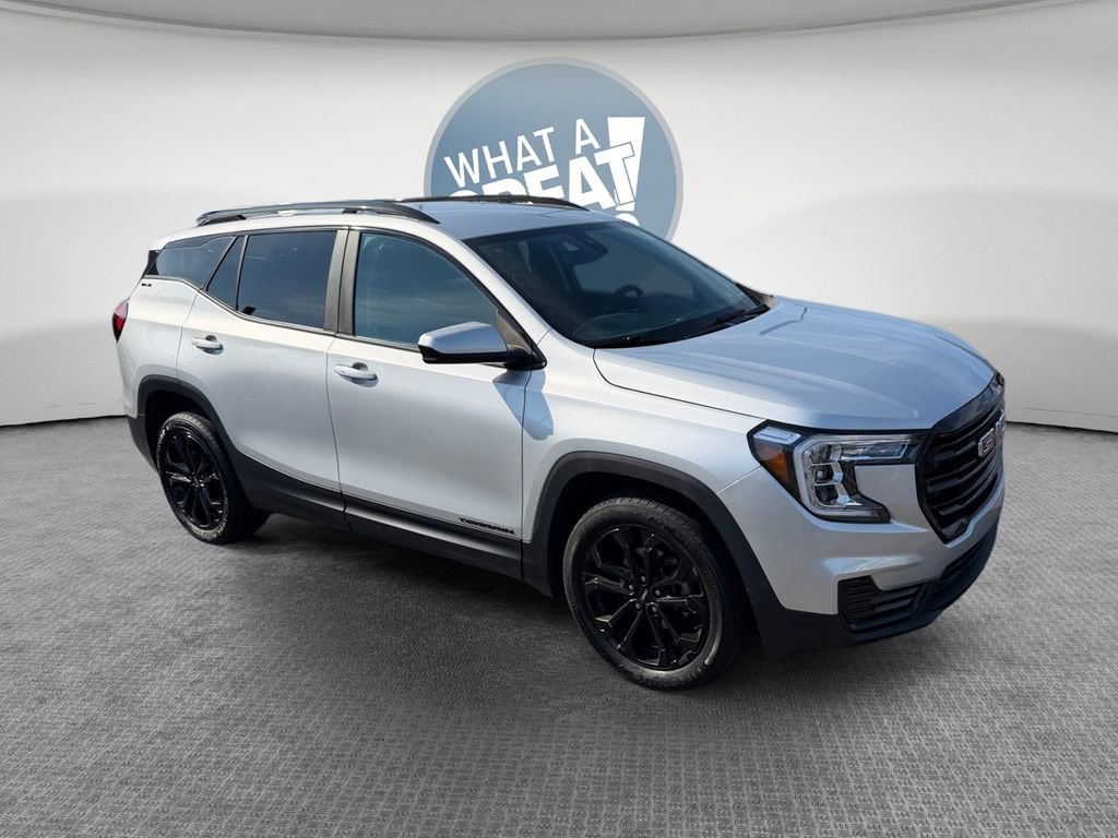 Used 2022 GMC Terrain SLE w/ Driver Convenience Package image 1