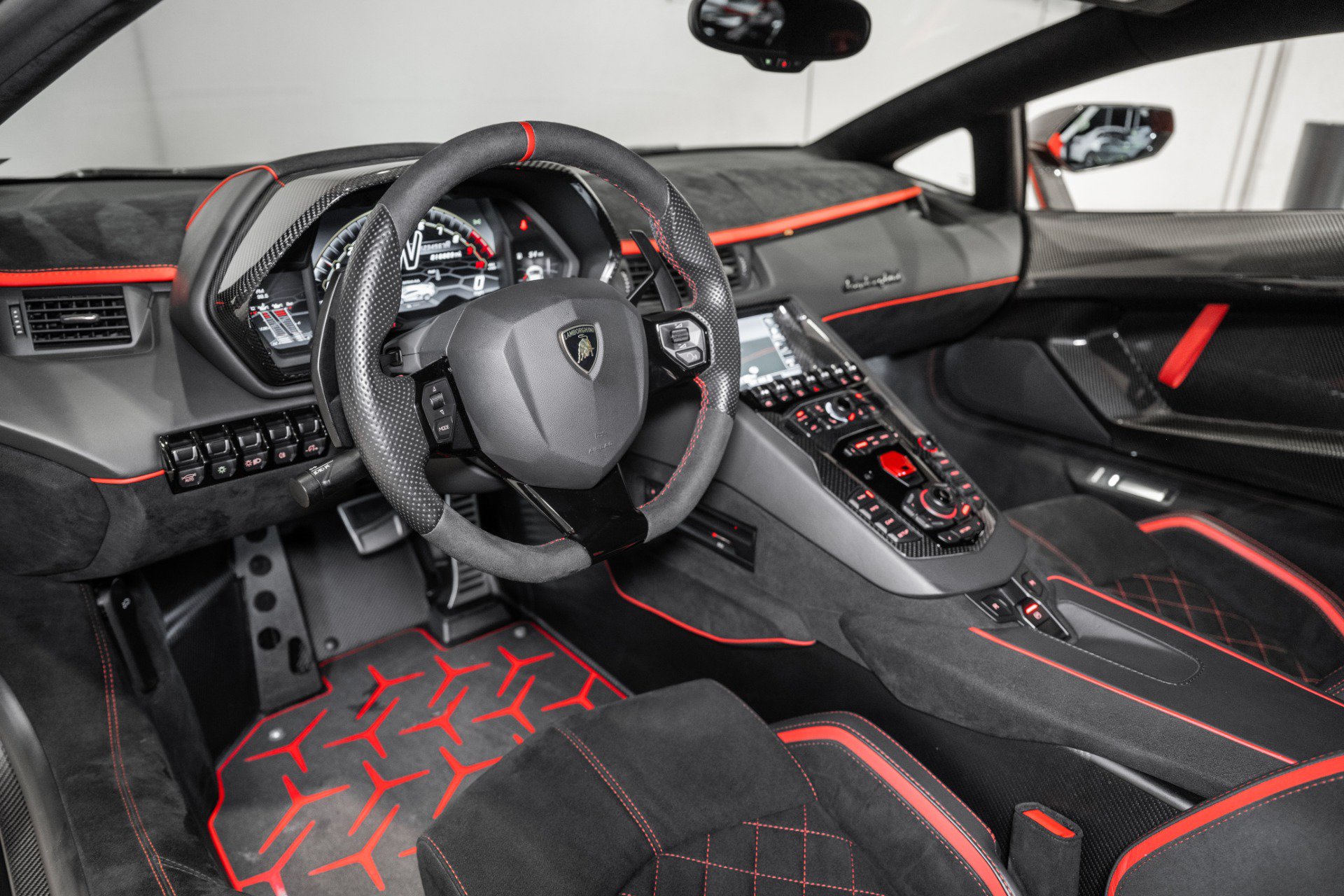 Used 2021 Lamborghini Aventador SVJ AWD/4WD image 24