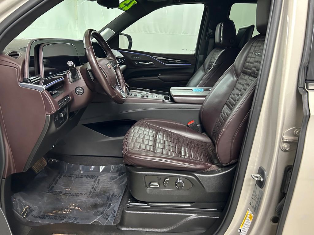 Used 2023 Cadillac Escalade Premium Luxury Platinum image 12