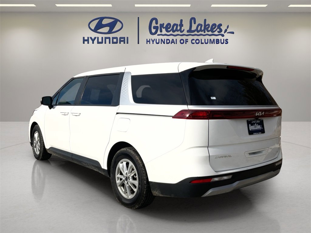 Used 2024 Kia Carnival LX image 3