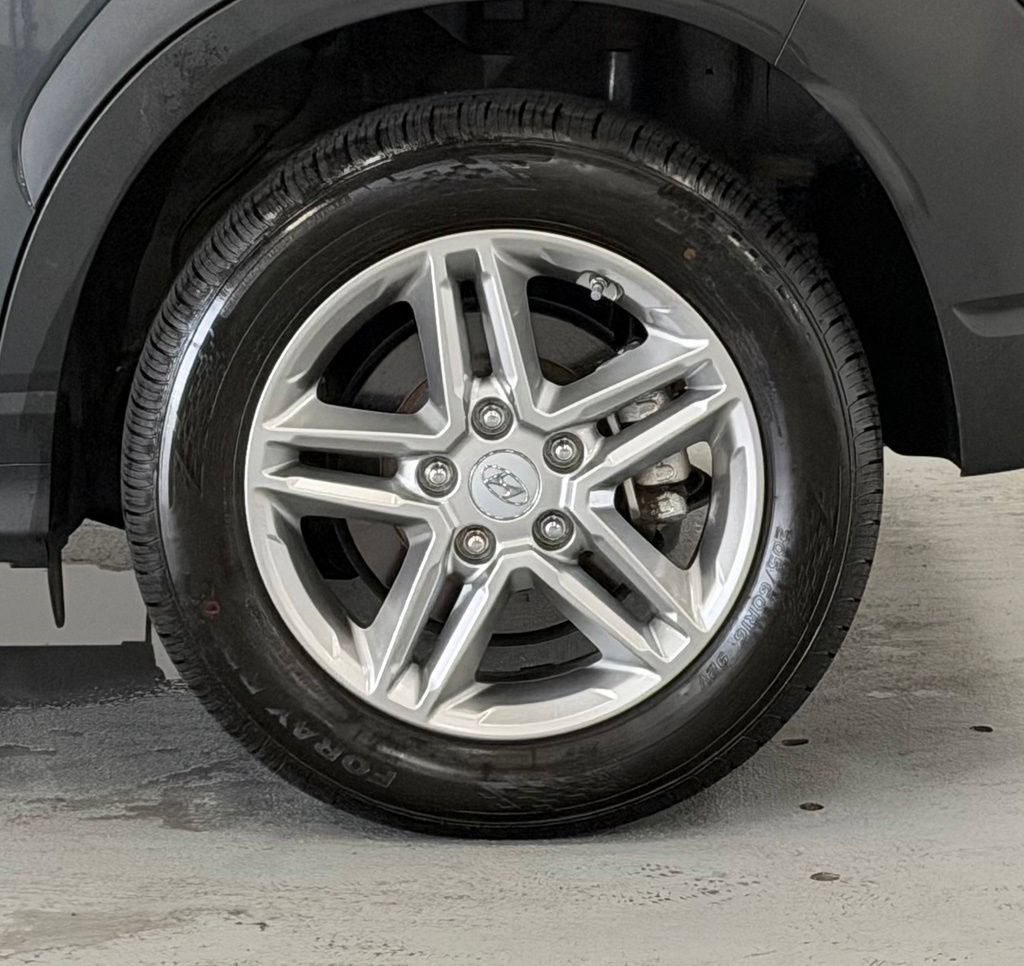Used 2023 Hyundai Kona SE AWD/4WD image 8