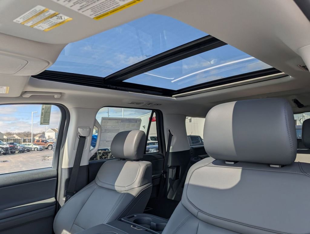 New 2026 Ford Expedition Active image 5