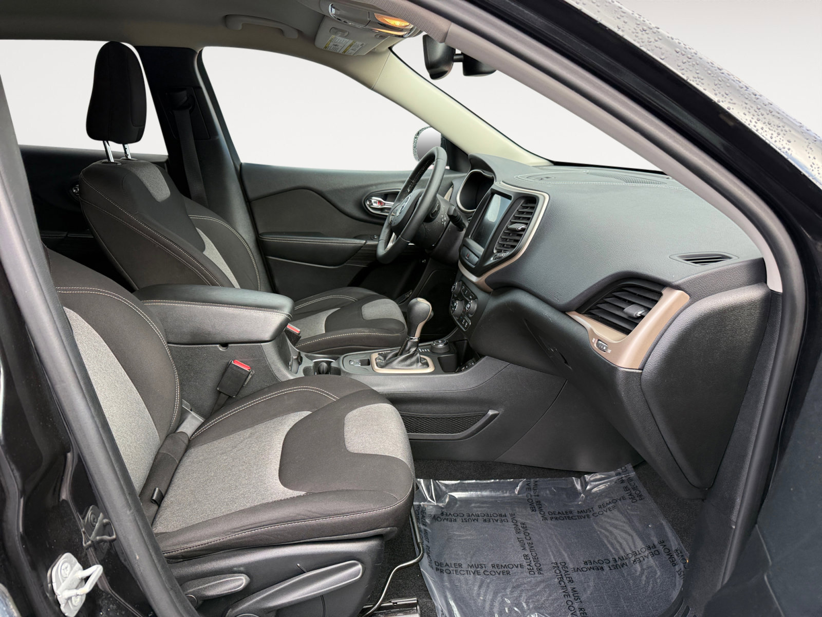 Used 2014 Jeep Cherokee Latitude w/ Comfort/Convenience Group image 19