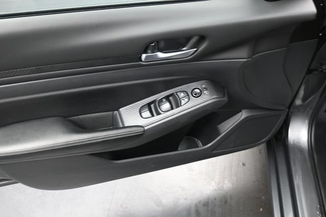 Used 2025 Nissan Altima 2.5 SV AWD/4WD image 10