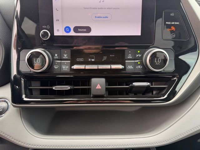 Used 2023 Toyota Highlander LE image 18
