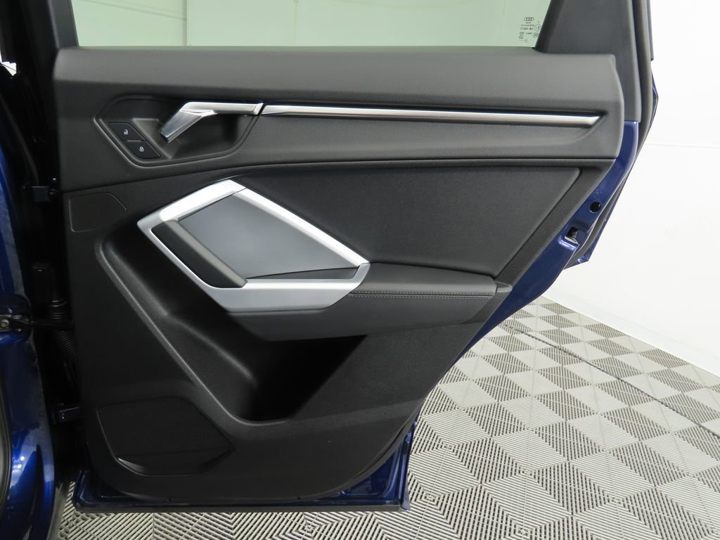 Used 2023 Audi Q3 2.0T Premium w/ Convenience Package image 25