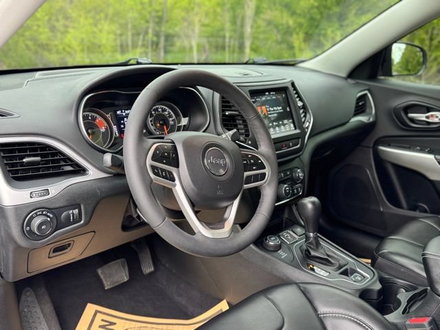 Used 2022 Jeep Cherokee Latitude AWD/4WD image 10