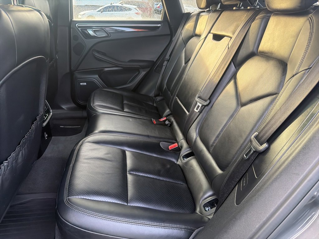 Used 2018 Porsche Macan image 18